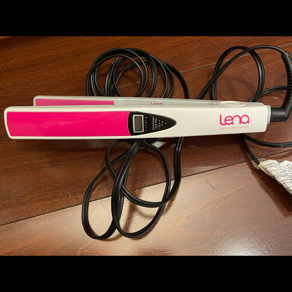 Lena hair straightener